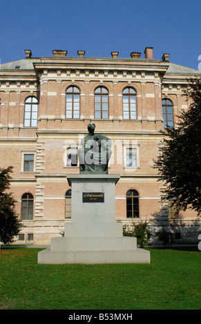 Galerie der alten Meister mit der Statue von Juraj Strossmayer Zagreb Kroatien Stockfoto