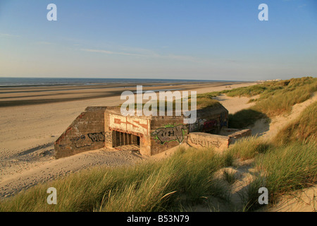 Eine deutsche Betonbunker, Teil von Hitlers Atlantikwall in Dunkerque (Dünkirchen), Nord-Frankreich. Stockfoto