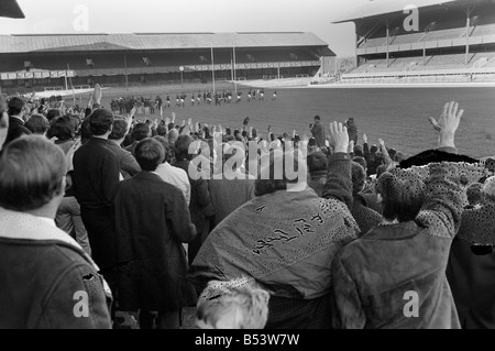 Sport: Rugby Union. Südafrika Tour: allgemeine Szenen der Demonstrationen während der Frühling Boks v. Oxford University entsprechen heute in Twickenham. November 1969 Z10690-006 Stockfoto