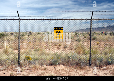 Radioaktiven Vorsicht Zeichen, Trinity Site in New Mexico Stockfoto