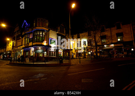 Bowness auf Windermere Dorf in der Nacht Stockfoto