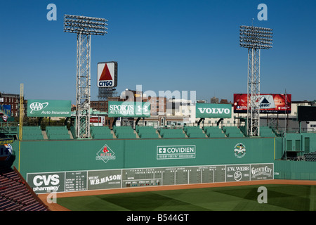Grünes Monster und Citgo-Schild, Fenway Park, Boston, Massachusetts, USA. Stockfoto