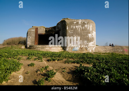 Atlantische Wand Gun Plätz Bunker WW2 Frankreich Cote d Opale Boulogne Calais Cap Blanc Nez Ferry Sonnenschein Stockfoto