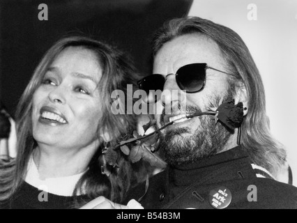 Pop-Idol Ringo Starr und Frau Barbara Bach. &#13; &#10; Februar 1989 &#13; &#10; P017088 Stockfoto