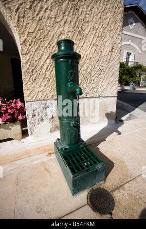 Wasserpumpe im Gers, Frankreich Stockfoto