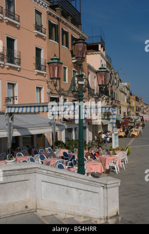 Suche entlang Ponte De La Veneta Marina aus Riva Degli Schiavoni Venedig Italien April 2007 Stockfoto