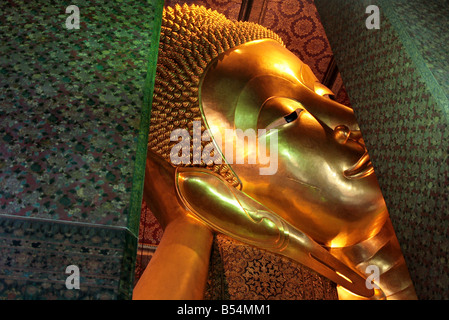 Der liegende Buddha im Tempel Wat Pho, Thailand Stockfoto