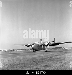 Farnborough Airshow 1953. Die Blackburn Beverly gesehen hier ausziehen. Oktober 1953 D5521 Stockfoto