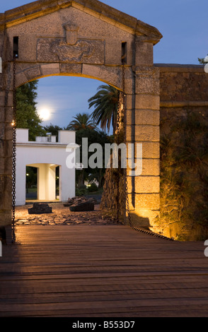 Die Portón de Campo das alte Stadttor und Zugbrücke von Colonia del Sacramento, Uruguay Stockfoto