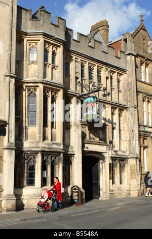 George und Pilgrim Hotel Gasthof Glastonbury Somerset erbaut im 14. Jahrhundert Stockfoto