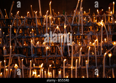 Votiv-Kerzen, Kirche der Muttergottes von El Rocio, Andalusien, Spanien Stockfoto