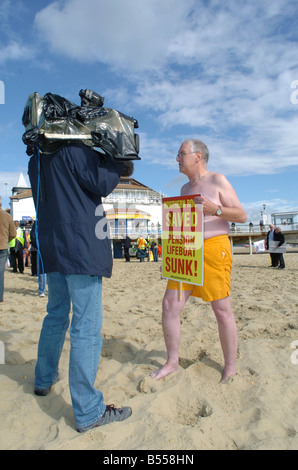 Labour Party Konferenz Bournmouth 25. September 2007 Rentner halten einen Protest am Strand Stockfoto