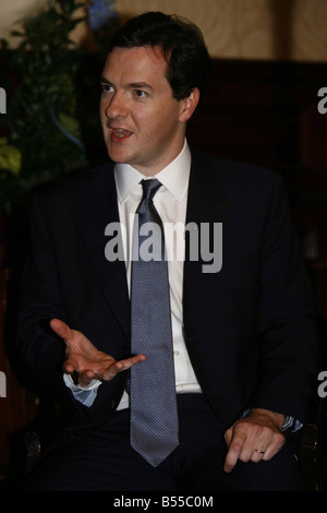 Parteitag der Konservativen in Wintergärten Blackool 2007 Schatten Kanzler Tory Boy Wonder George Osborne in der Tory-Conf-Blackpool Stockfoto