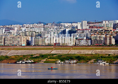 Die neue Stadt oder Stadt der Fengdu höher auf der Bank der Yangzi-Fluss-China-JMH3365 neu Stockfoto