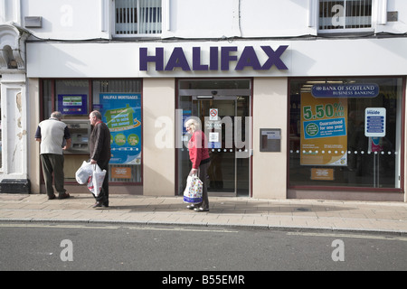 Halifax Bank-Filiale in UK High Street Felixstowe Suffolk England Stockfoto