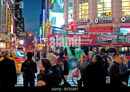 Am frühen Abend InTimes Square New York City Stockfoto