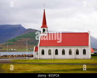 Kirche in Þingeyri Westfjorde Islands Stockfoto