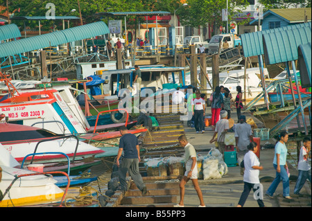 Vom Fährhafen in Sibu an der Rejang River Sarawak Malaysia Stockfoto