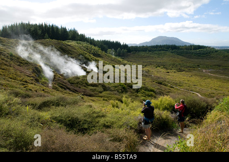 Die Krater des Mondes geothermische Gegend um Taupo, Nordinsel, Neuseeland Stockfoto