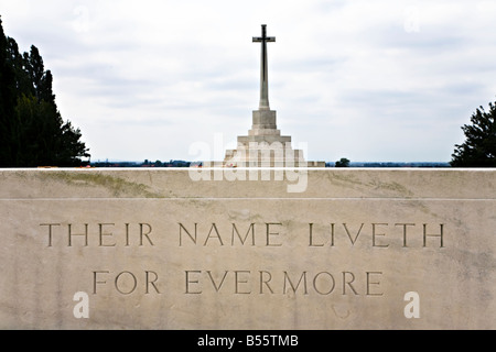 Ihr Name lebt für Evermore Inschrift Tyne Cot British War Memorial Friedhof Belgien Stockfoto