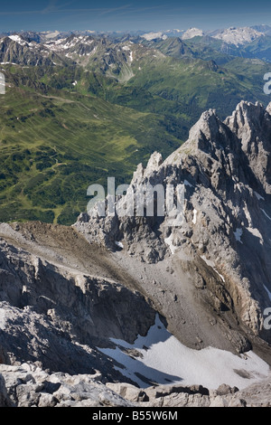 Österreichische Alpen im Sommer Stockfoto