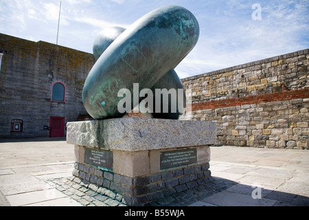 Großbritannien und Australien "Bonds of Friendship" Skulptur von John Robinson, Portsmouth, Hampshire, England. Stockfoto