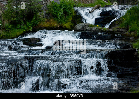 Reihe von Kaskaden auf kleinen Fluss in Mount Lassen Nationalpark Kalifornien Stockfoto