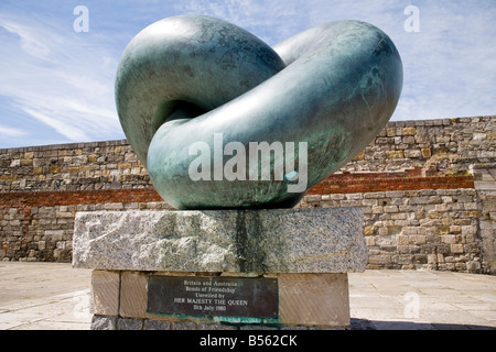 Großbritannien und Australien "Bonds of Friendship" Skulptur von John Robinson, Portsmouth, Hampshire, England. Stockfoto