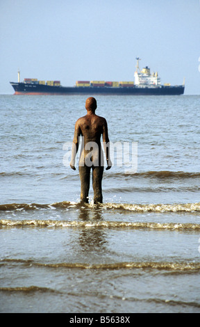 Antony Gormley Ausstellung "Woanders", Crosby Strand nahe Liverpool, England 2005 Stockfoto