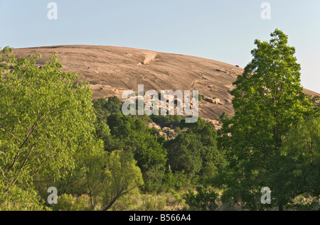 Texas Hill Country Fredericksburg Enchanted Rock State Natural Area Granit Kuppel berühmt in indischen Legende Stockfoto