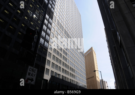 Metcalfe Federal Building (links) und Metropolitan Correctional Center (Mitte unten). Die Schleife. Chicago. Illinois. USA Stockfoto