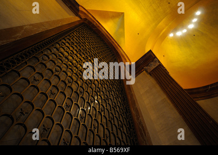 Lobby des 190 South LaSalle-Gebäude mit seiner gewölbten Blattgold-Decke. LaSalle Street. Die Schleife. Chicago. Illinois. USA Stockfoto