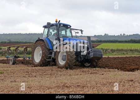 Ein Bauer, der pflügt seines Fachs in Somerset, England im Oktober 2008 Stockfoto