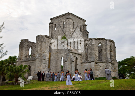 Bermudian Hochzeit an der unvollendeten Kirche, Saint George, Bermuda Stockfoto