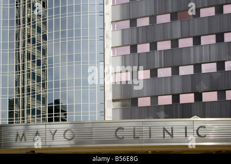 Das Schild über dem Haupteingang Patienten der Mayo-Klinik Stockfoto