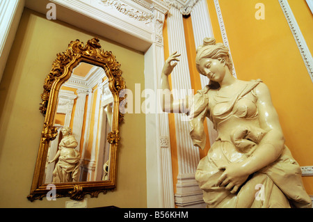 Zimmer im Korniakt Haus am Marktplatz in Lemberg, Ukraine. Dieses Herrenhaus wurde von Jan III in der Sobieski-Palast verwandelt. Stockfoto