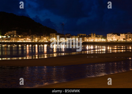 La Concha Strand bei Nacht Stockfoto