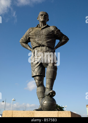 Statue des Fußballspielers George Hardwick außerhalb des Stadions von Middlesbrough Football Club Stockfoto