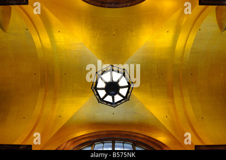 Lobby des 190 South LaSalle-Gebäude mit seiner gewölbten Blattgold-Decke. LaSalle Street. Die Schleife. Chicago. Illinois. USA Stockfoto