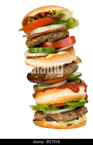 eine hausgemachte vierfach Hamburger isoliert auf weißem Hintergrund Stockfoto