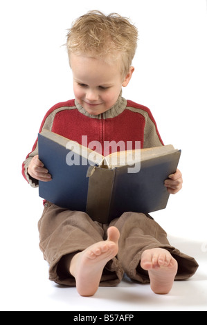 5 Jahre altes Buch isoliert auf weiße Buch ist eine alte Kinder s Bibel Stockfoto