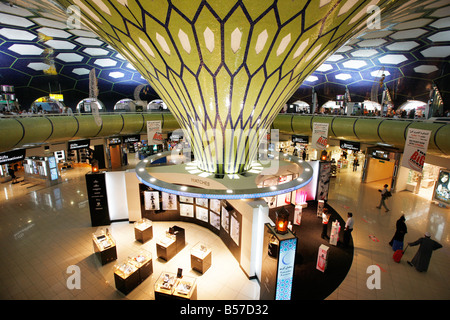 Duty free-Shop, zum internationalen Flughafen Abu Dhabi, Vereinigte Arabische Emirate Stockfoto