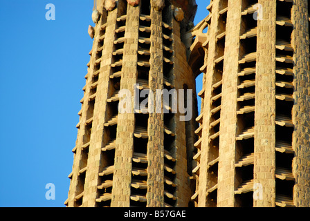 Detail der Türme des Temple Expiatori De La Sagrada Familia Expiatory Temple der Heiligen Familie in Barcelona-Katalonien-Spanien Stockfoto