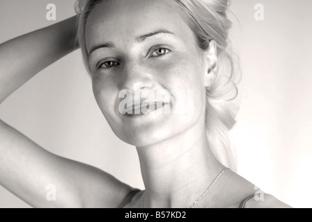 blonde Frau im Bikini für Spa-Behandlung Stockfoto