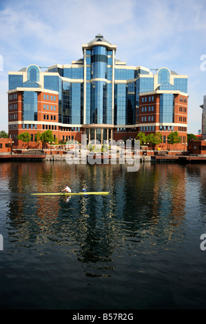 Modernes Bürogebäude, Erie Basin, Salford Quays, Greater Manchester, England, Vereinigtes Königreich, Europa Stockfoto