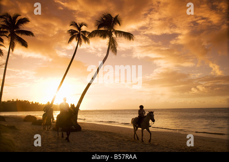 Las Terrenas bei Sonnenuntergang, Halbinsel Samana, Dominikanische Republik, Karibik, Karibik, Mittelamerika Stockfoto