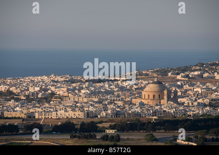 Die Kuppel der Mosta im Abstand betrachtet von Mdina die Festung Stadt, Malta, Europa Stockfoto