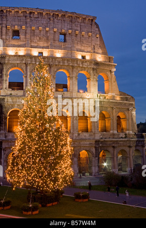 Kolosseum an Weihnachten Zeit, Rom, Latium, Italien, Europa Stockfoto