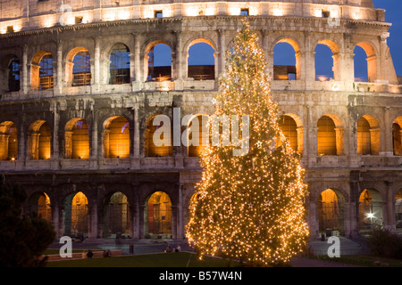 Kolosseum an Weihnachten Zeit, Rom, Latium, Italien, Europa Stockfoto