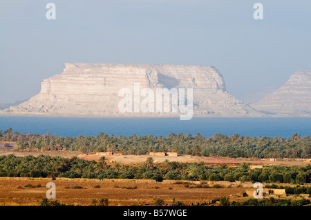 Birket Siwa (Siwa See) und Jebel Beida (weißen Berge), Oase Siwa, westliche Wüste, Ägypten, Nordafrika, Afrika Stockfoto